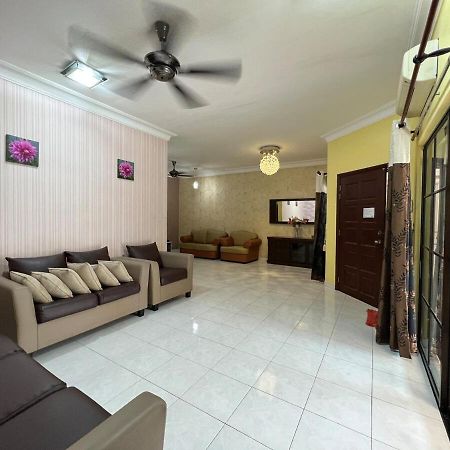 Rini Utama Homestay Skudai Kültér fotó