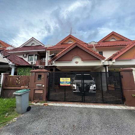 Rini Utama Homestay Skudai Kültér fotó